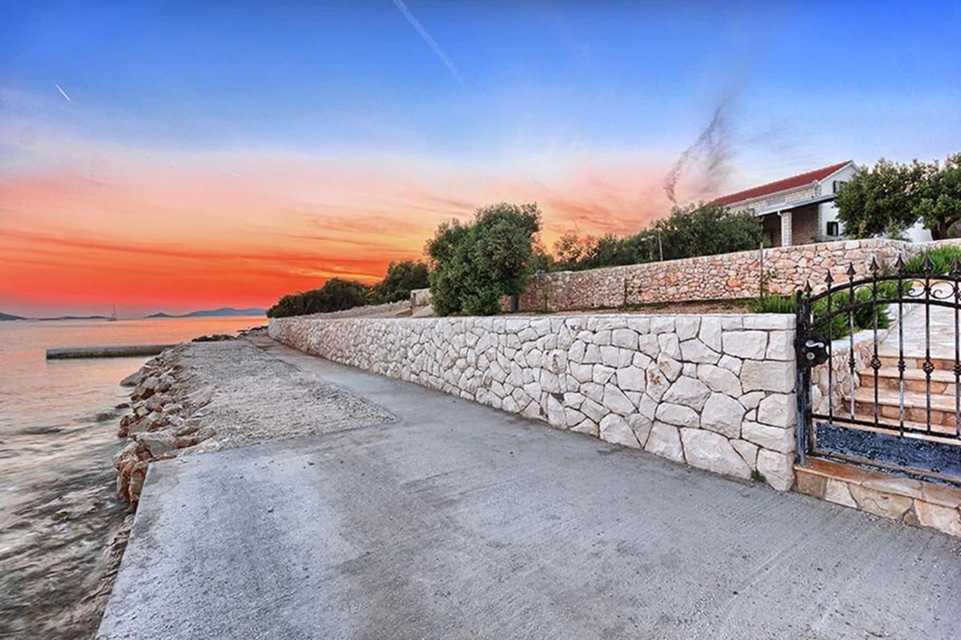 Traditional Dalmatian Stone House By The Sea Okrug Gornji Buitenkant foto