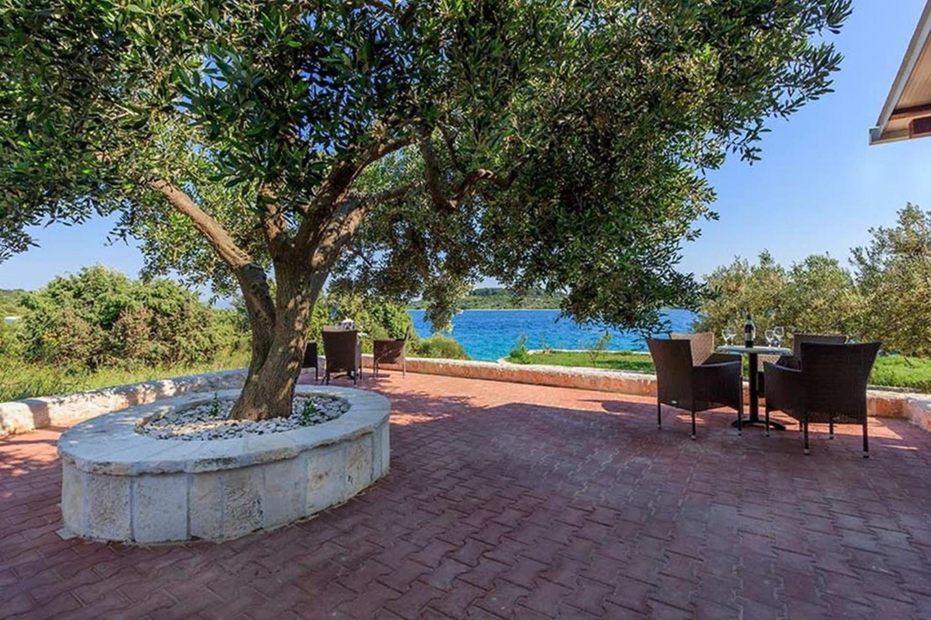 Traditional Dalmatian Stone House By The Sea Okrug Gornji Buitenkant foto